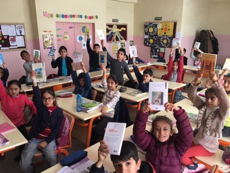 Şubemizin Kıyafet ve Kırtasiye Bağışı