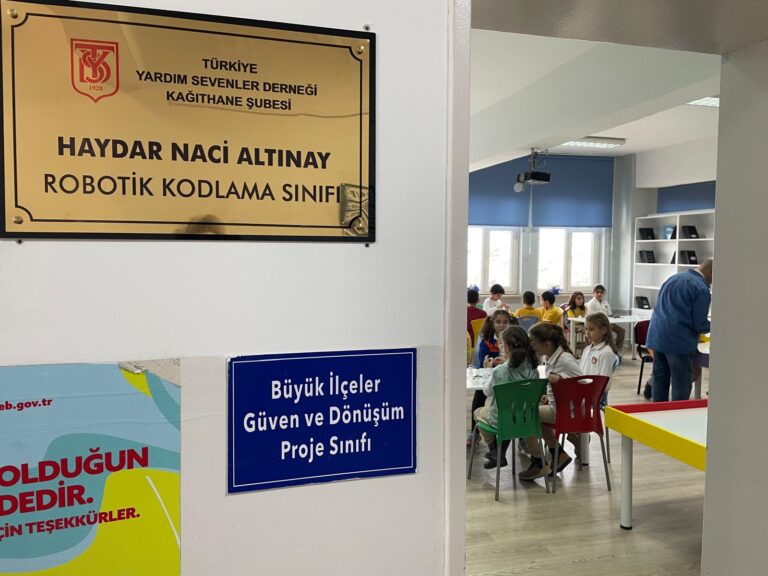 Haydar Naci Altınay Robotik Kodlama Sınıfı